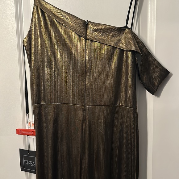 Mac Duggal | Leena | METALLIC OFF THE SHOULDER GOWN - Picture 9 of 16